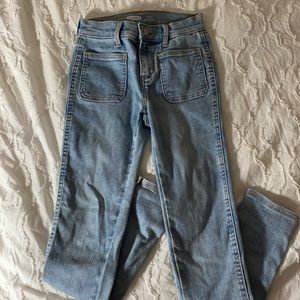 I’m selling these ballerina jeans off old navy